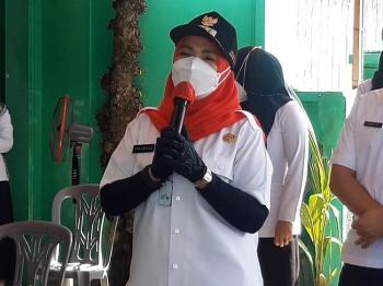 Eva Dwiana Tinjau 5 Titik Lokasi Vaksinasi COVID-19 Untuk Lansia